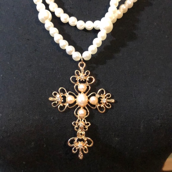 Betsey Johnson Jewelry - Betsy Johnson necklace